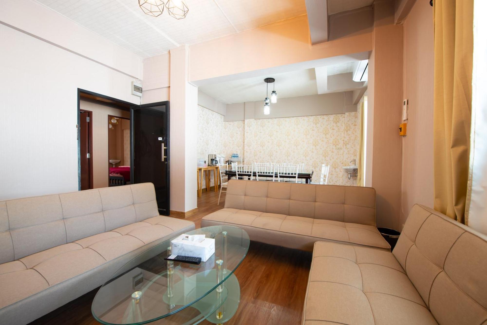 Bt Fifty Hotel กรุงเทพมหานคร ภายนอก รูปภาพ