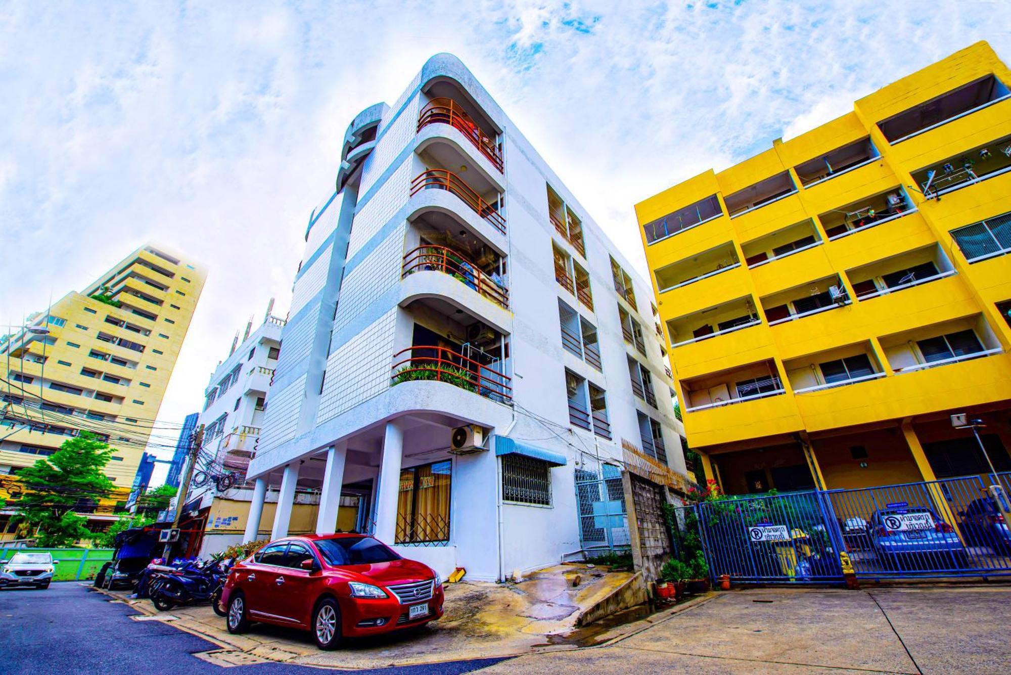 Bt Fifty Hotel กรุงเทพมหานคร ภายนอก รูปภาพ